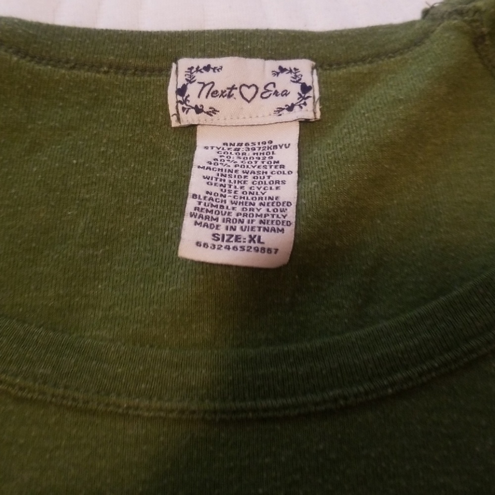 Top - Picture 2 of 3